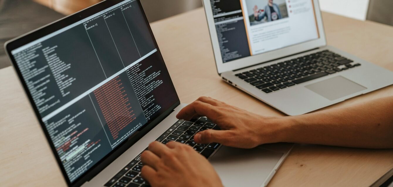 pexels-olia-danilevich-4974912 android vs flutter